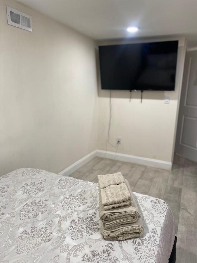 Private Room In South Philly Near Arenas! Filadelfia Exterior foto